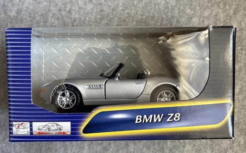 Maisto BMW Z 8, Metall Modell Collection, Ruckzugmotor, Neu