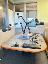 Radio or Podcast 4x Rode mics, extensions  wiring with table/mount