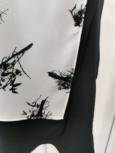 Como Nuevo Top de Terciopelo Damas Talla 12 Negro Blanco Gris Floral Túnica Sin Mangas Cuello Redondo - Imagen 4 de 24