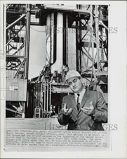 1962 Press Photo Rocco Petrone on the launch pad of Saturn rocket in Florida