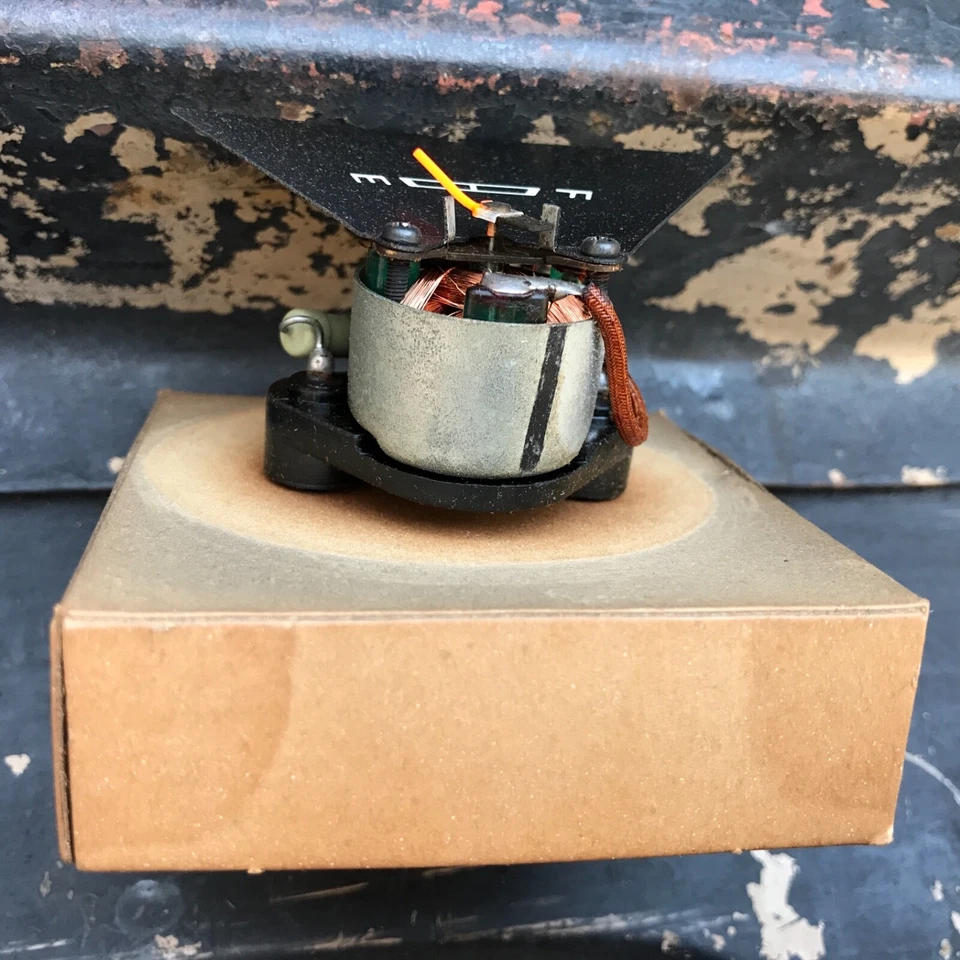 MAZDA CAPELLA 616 Gauge Oil Genuine Parts NOS JAPAN - Imagem 4 de 4