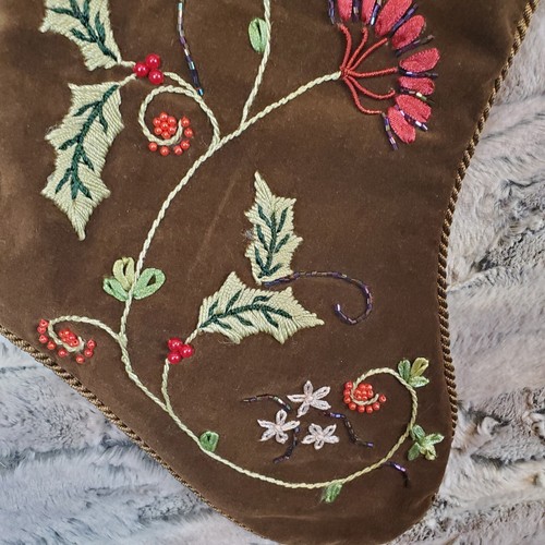 Prima Creations Beaded Floral Christmas Stocking Brown Green Velvet 17 Inch - Imagen 3 de 10