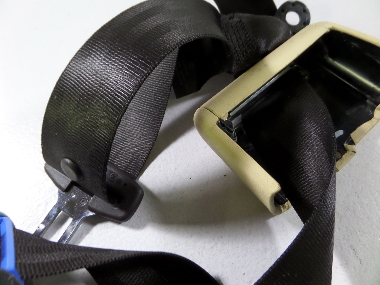 06-13 Bentley Continental Flying Spur Rear Middle Seat Belt Assembly BURNT OAK