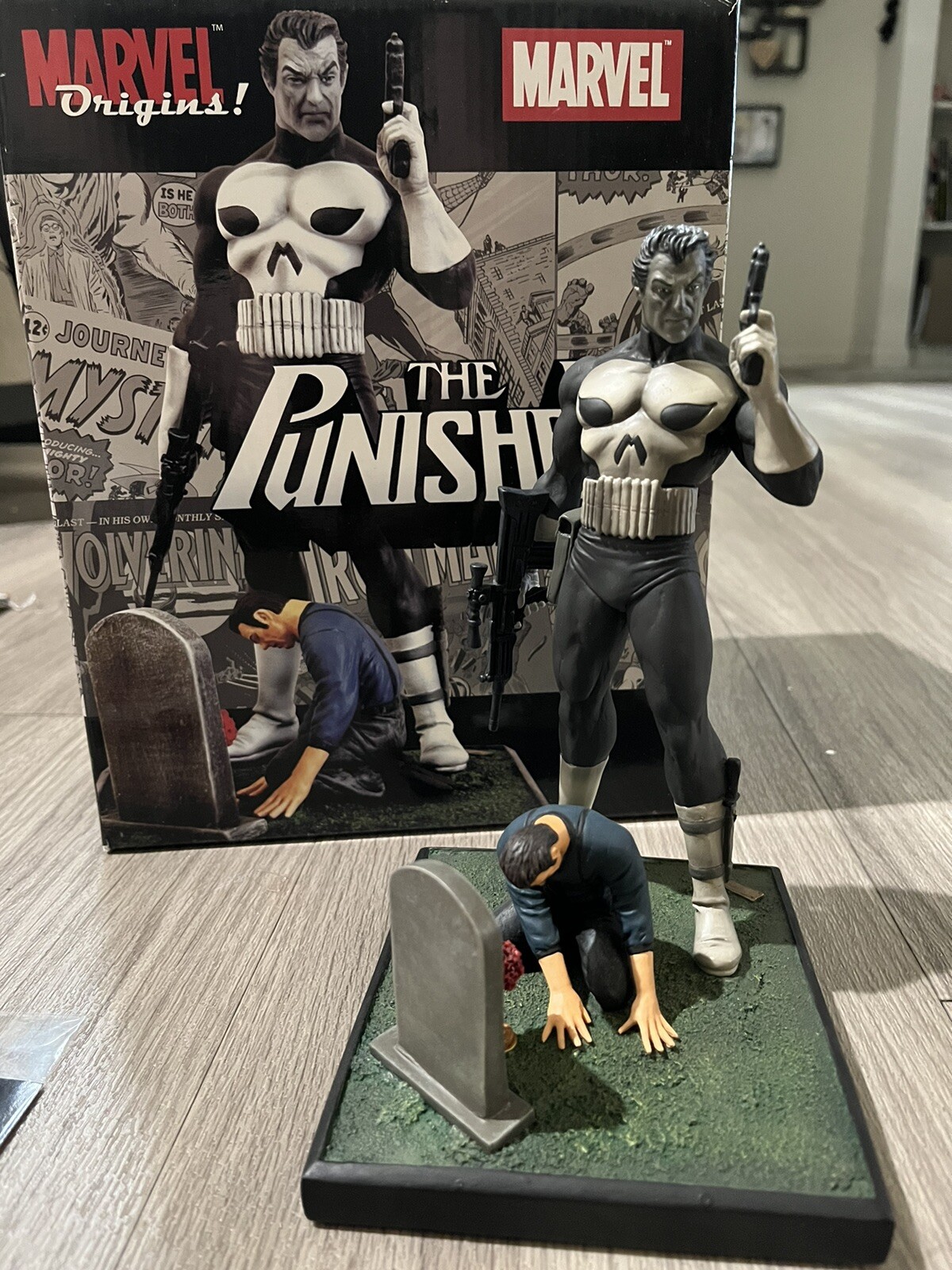 THE PUNISHER MARVEL ORIGINS STATUE 20O7 SCULPTED BY GABRIEL MARQUEZ NO
