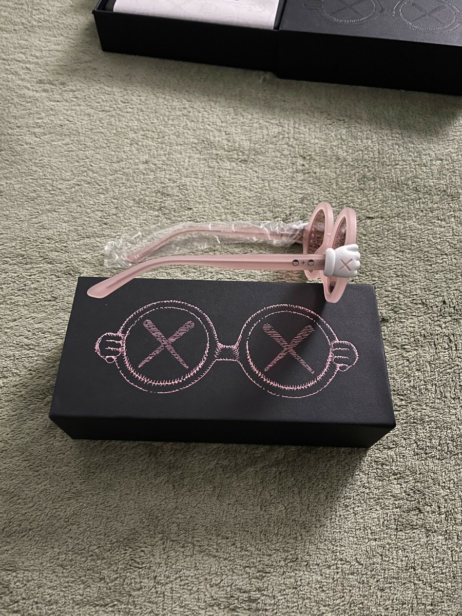 KAWS SONS + DAUGHTERS SUNGLASSES セット KAWS: Children's sunglasses Collab out now - KAWS TOO