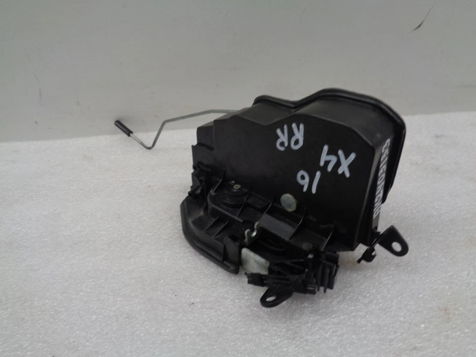 Actuador de cierre de puerta de pasajero trasero derecho BMW X4 2015-2018 OEM AK2403133 Foto 4 de 4