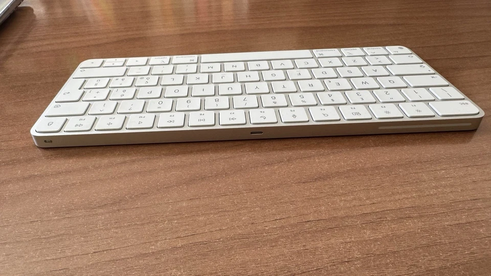 APPLE - Tastiera e Magic Mouse 2 wireless Anno 2022. - Immagine 3 di 4