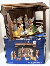 VTG 11 pc Porcelain Bisque Nativity Scene Figurines And Wooden Stable Fred Meyer