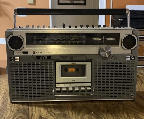 JVC RC-828C STEREO RADIO CASSETTE RECORDER BIPHONIC SOUND SYSTEM-SEE DESCRIPTION