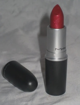 MAC Dazzle Lippenstift - BABY'S ON FIRE (Rubinrot mit Glitzer) Neu RAR