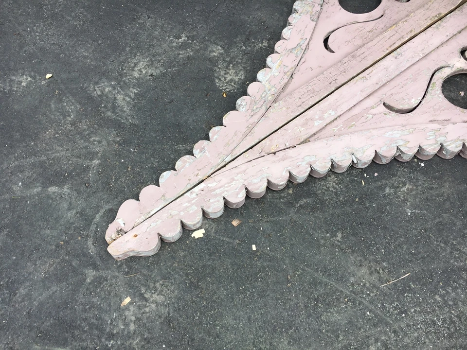 frontón a dos aguas casa pan de jengibre victoriano circa 1885 2 piezas 5' alto x 11' 6" Foto 4 de 4