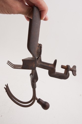 Removedor de fosas de hierro fundido y madera Goodell Co Primitive Dual Cherry Pitter (D5L) - Imagen 5 de 12