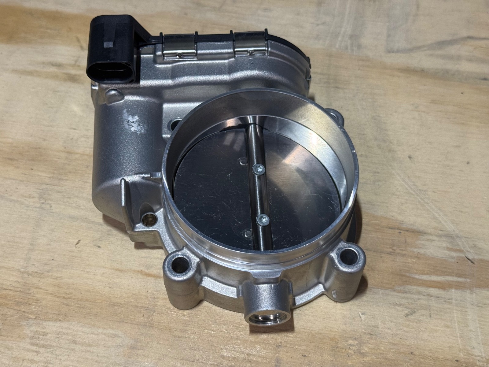 Audi R8 Lamborghini Throttle Body Bosch 07L133062G Huracan