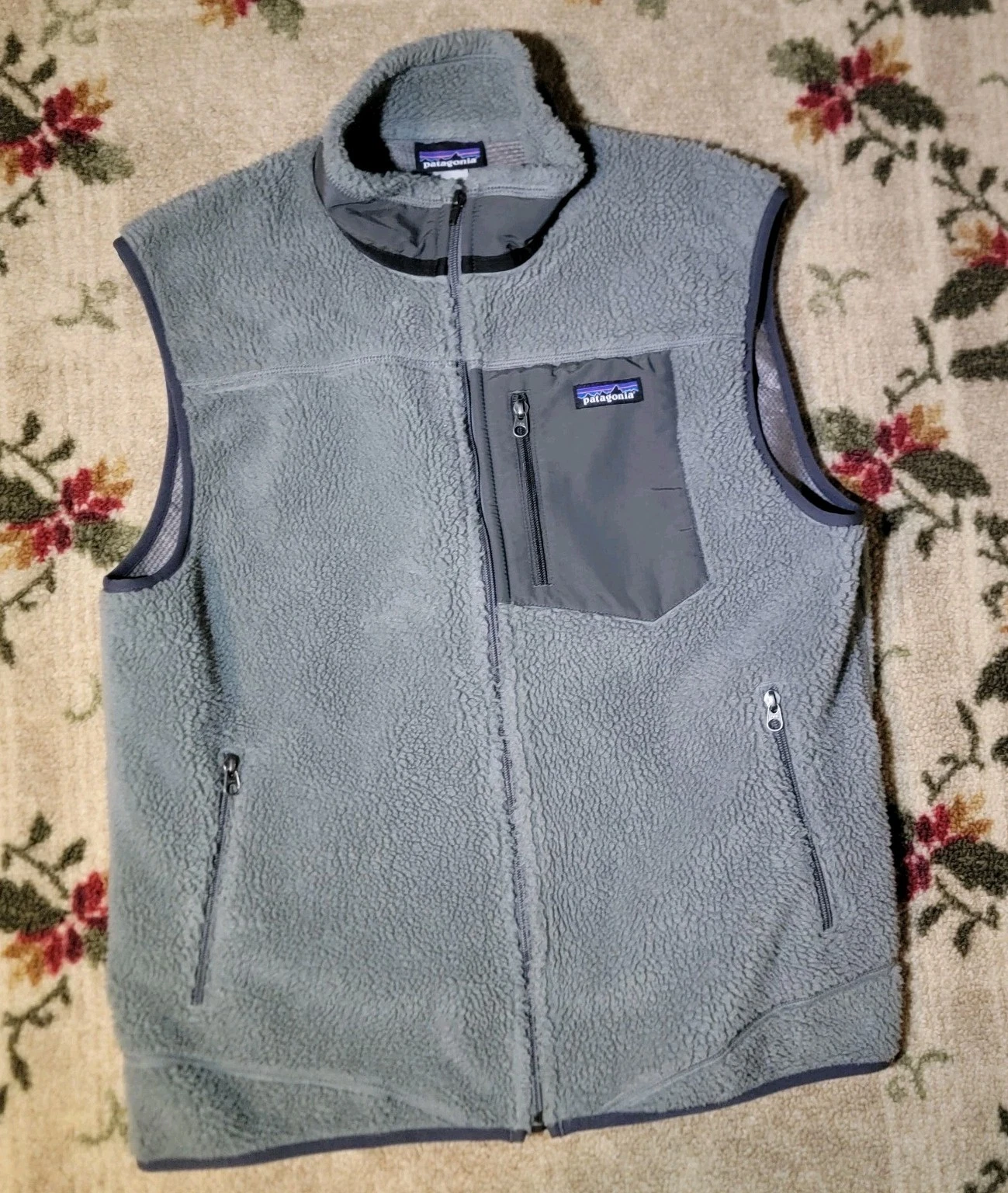 Patagonia Classic Retro Vest Mens Sz Large Gray Pile Fleece Full Zip Pocket Logo