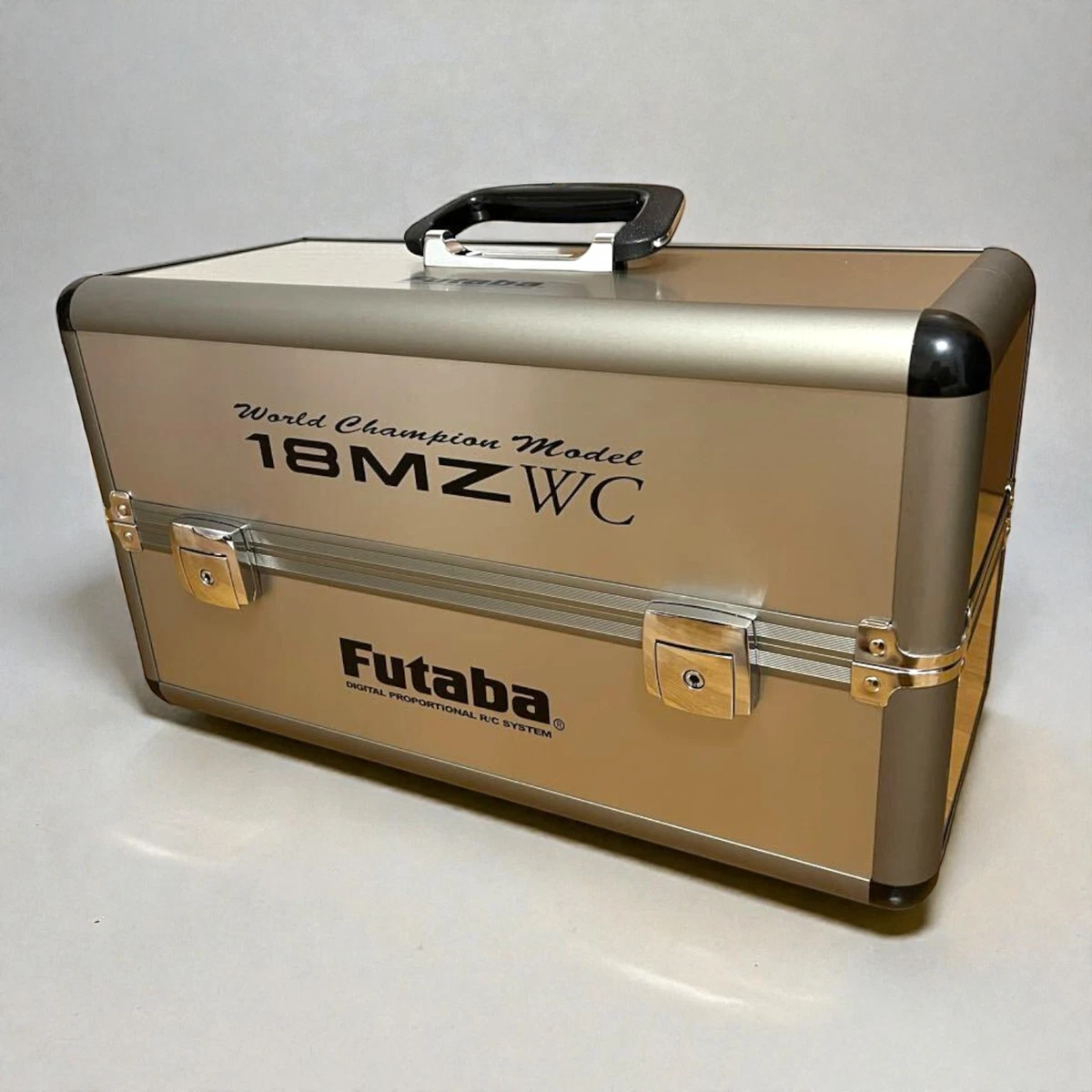 Futaba 18MZ WC ケース付き 18MZ Carrying Case – FutabaUSA