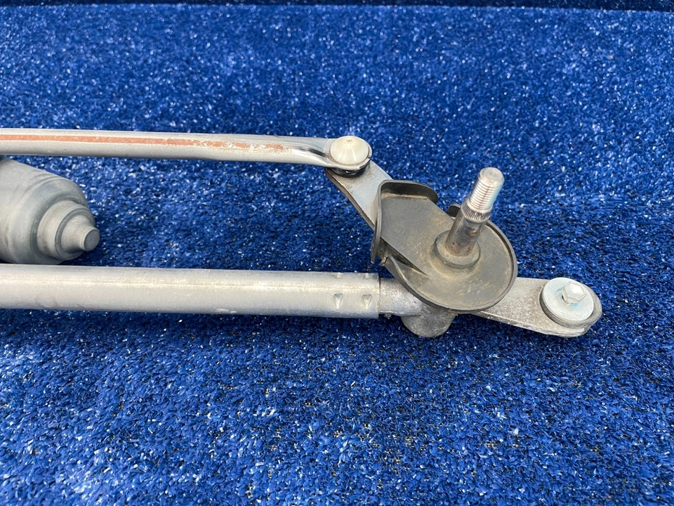 2010–2015 Chevrolet Camaro Windshield Wiper Motor Linkage OEM 20955389 - Image 4 of 4