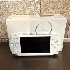 Sony PSP 3000 PW Launch Edition Pearl White Handheld System Charger Battery