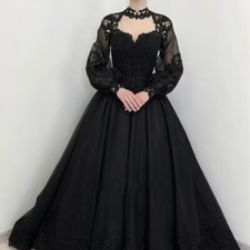 Gothic Black Lace Appliques Wedding Dresses Long Sleeves Open Back Bridal Gowns