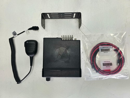 Motorola MotoTRBO XPR5550 UHF 403 - 470 MHz 40W 1000 Channel (Complete Kit) - Zdjęcie 5 z 7