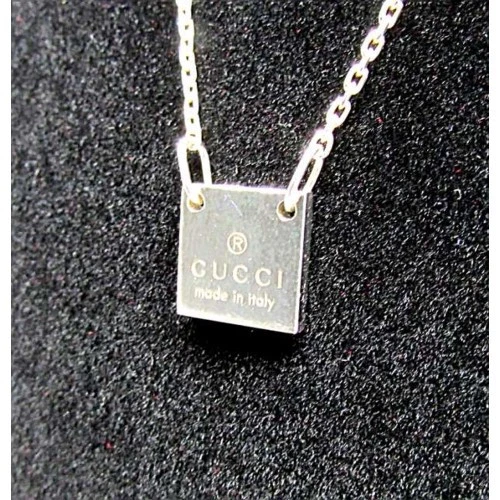 Collana GUCCI Placca Quadrata Argento 223514 J8400 8106 Giappone