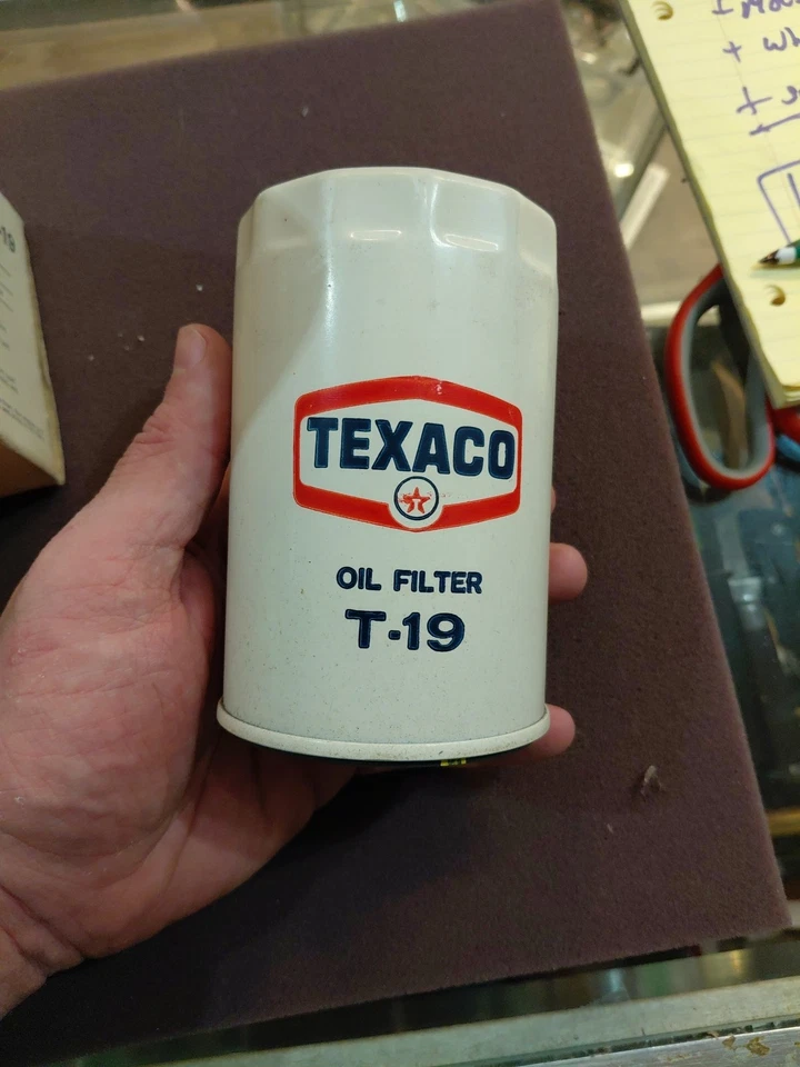 Filtro de aceite Texaco T-19, NOS, etiquetado como compatible con motores MG Midget hasta 1969. Foto 2 de 3