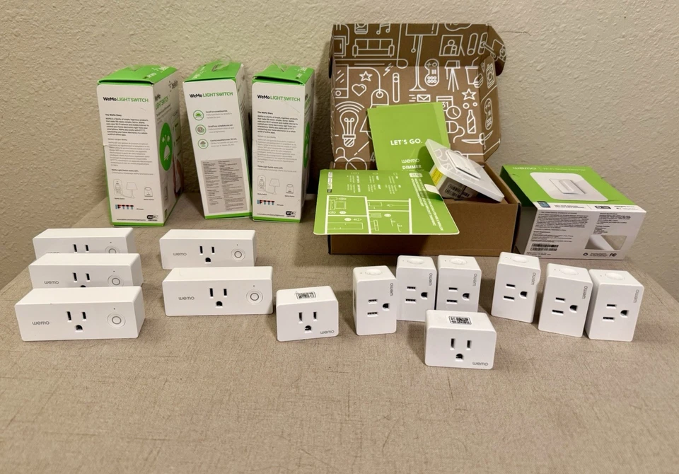 13 mini enchufes inteligentes WeMo, 3 interruptores inteligentes, 1 atenuador inteligente. Alexa, Google, etc. Foto 3 de 4