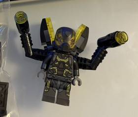 New - LEGO Yellow Jacket Minifigure sh189 Marvel Super Heroe SH0189 AntMan 76039