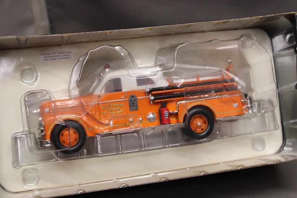 BOMBA CORGI HERO'S UNDER FIRE SEAGRAVE 70 ANIVERSARIO ESCALA 1/43 COMO NUEVA @ Foto 2 de 4