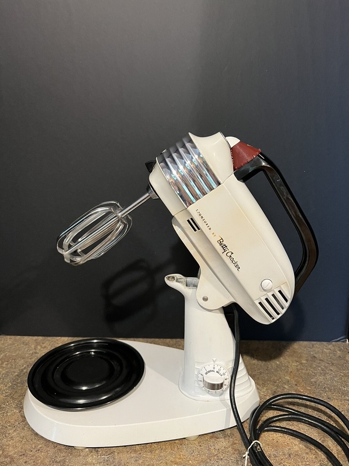 Vintage 1958 Betty Crocker Standing Mixer by General Mills + 2 Bowls