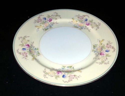 NSP Meito Hand Painted China - Dinner Plate - 9 7/8" Diameter - Picture 2 of 4