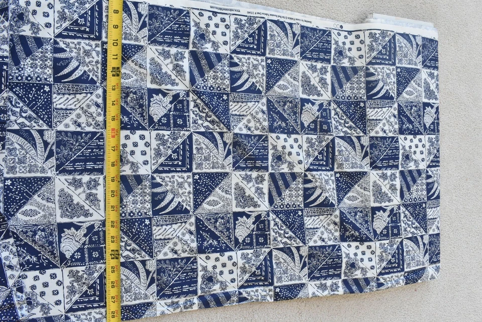 Por 1/2 yarda, algodón estampado de retazos azul y blanco, gallo rojo/piel de pescado/Bombay, B1417 Foto 2 de 4