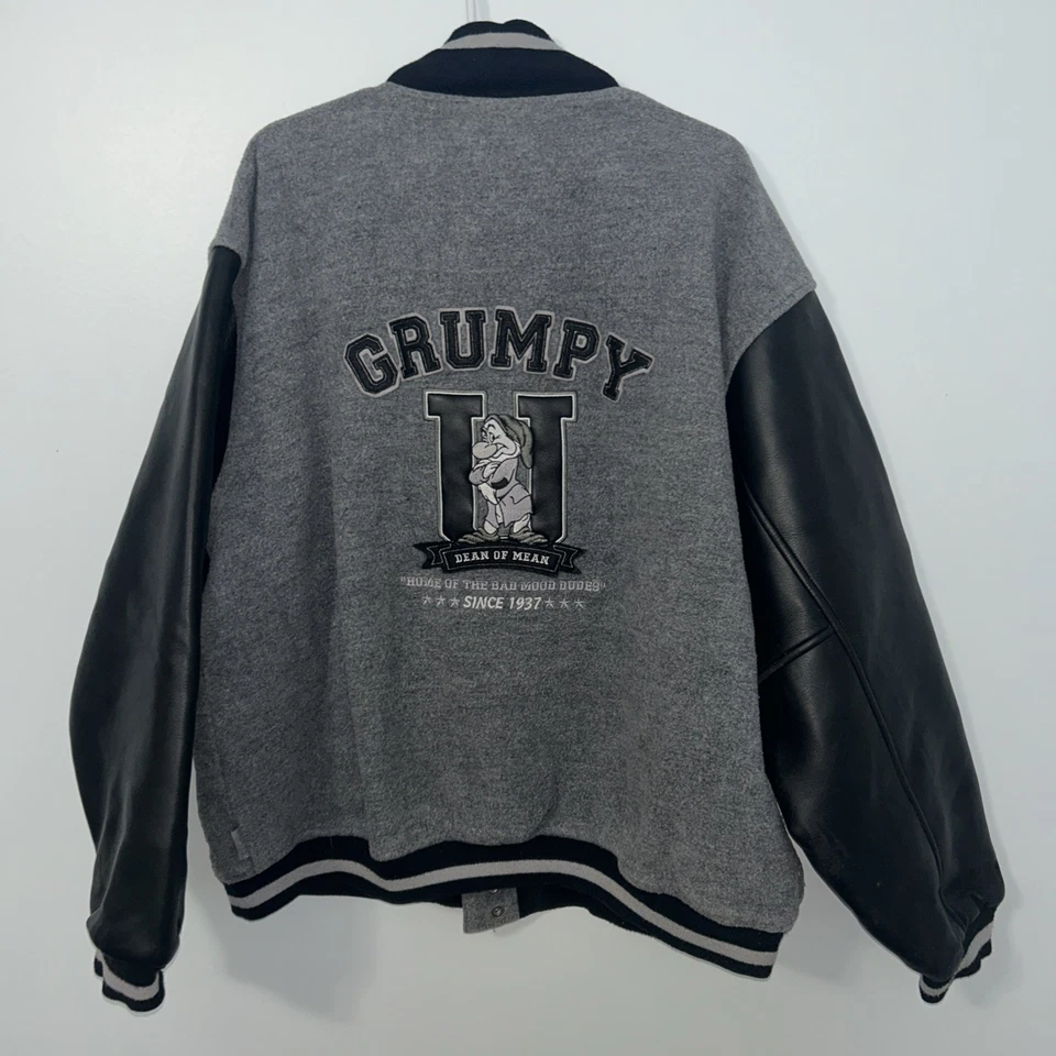 Chaqueta Universitaria Cosida Disney Exclusiva Propiedad De Grumpy U Dean Of Mean L Foto 4 de 4