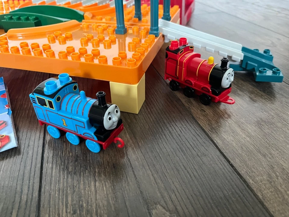 Mega Bloks 10573 Thomas & Friends Train Tidmouth Shed Building Set James RARE - Image 3 of 4