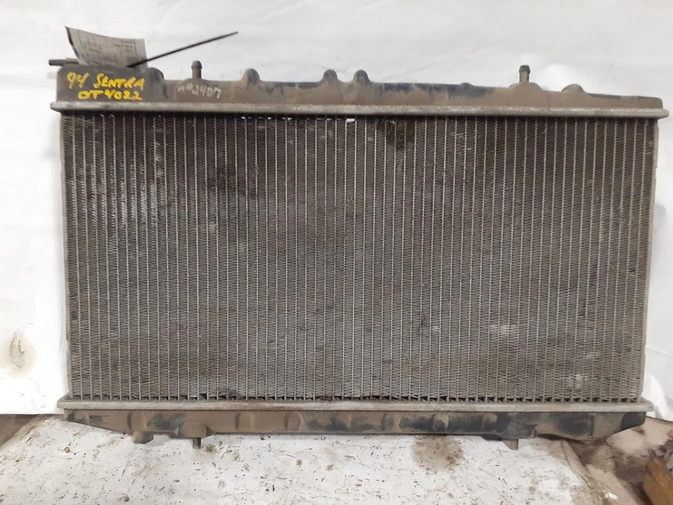 Radiador 2 puertas a través 7/93 compatible con 92-94 SENTRA 614905 Foto 2 de 3