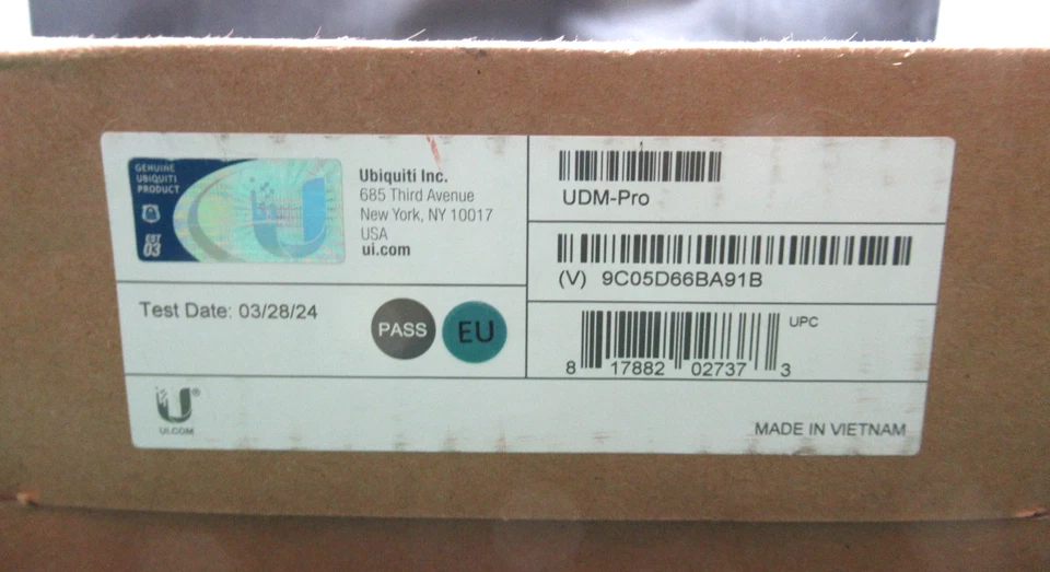 Ubiquiti Networks UniFi Dream Machine UDM-Pro Network Switch - Image 3 of 4