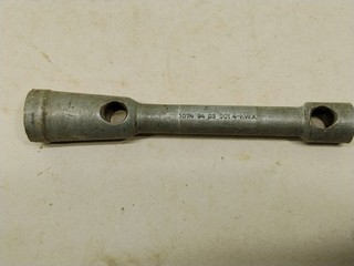 Antica chiave a bussola 21 cm e dado 14 F.W.K.
