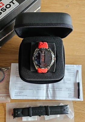 Tissot T-touch Connect Solar, rote und schwarze Armbänder