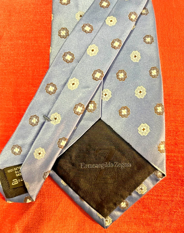Corbata de seda ERMENEGILDO ZEGNA azul claro con diseño blanco/gris 58" x 3,5" Foto 2 de 2
