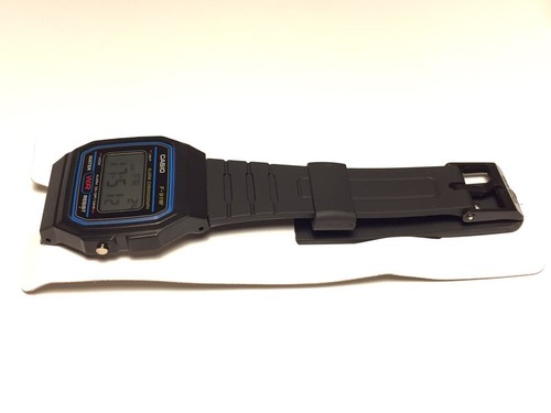 Casio Class Digital Watch F91 Water Splush F91 Look with Resin Strap in Black - Picture 5 of 6