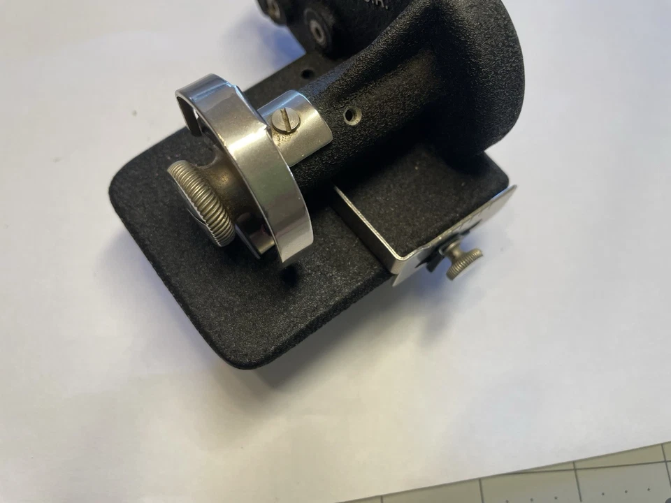 Accesorio de rosado Singer acabado arrugado Foto 2 de 4