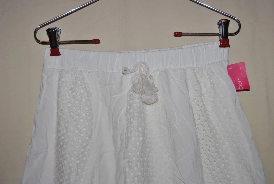 Falda cintura elástica blanca XHILARATION paneles de encaje para niñas nueva sin etiquetas Foto 2 de 4
