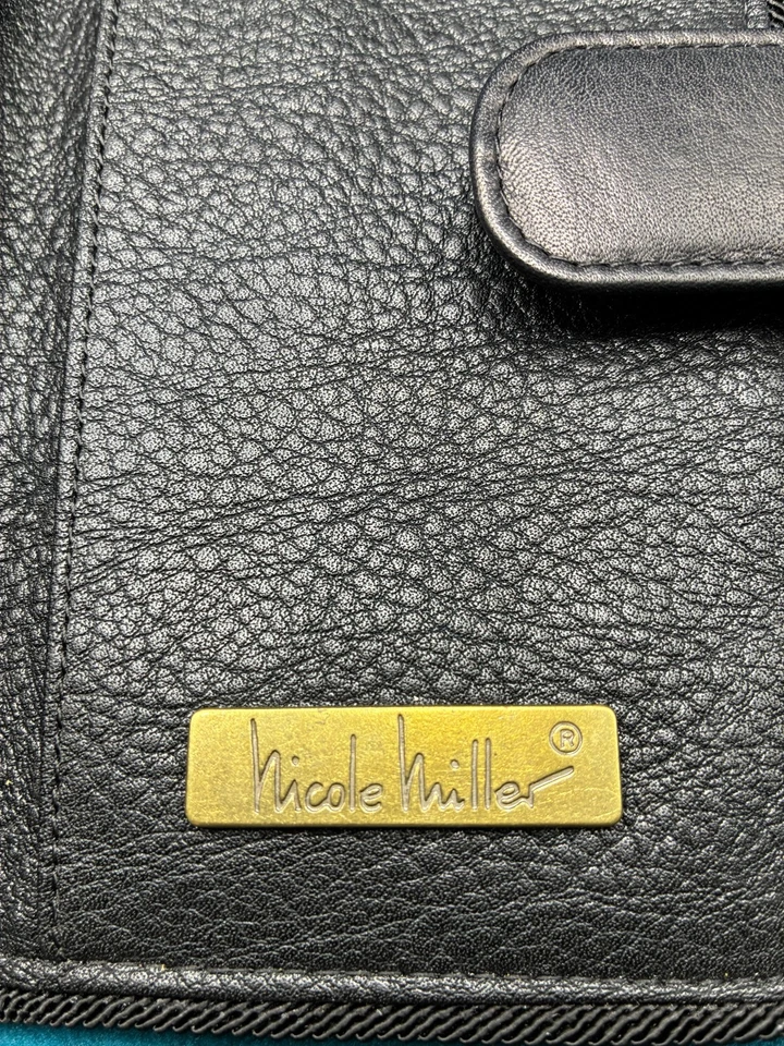 Carteira vintage Nicole Miller bi dobrável revista motivo couro abstrato kitsch - Imagem 4 de 4