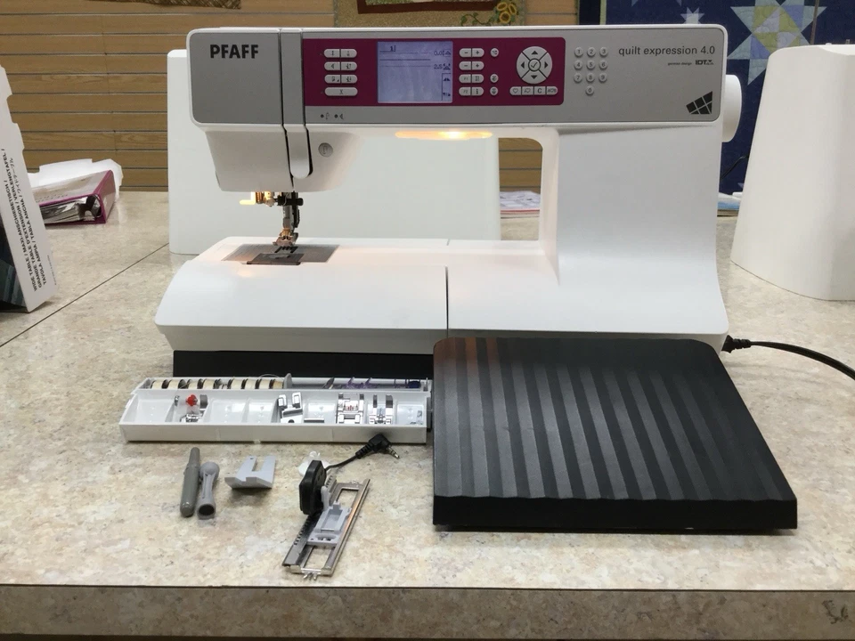 Pfaff Quilt Expression 4.0 Sewing Machine - Image 2 of 4