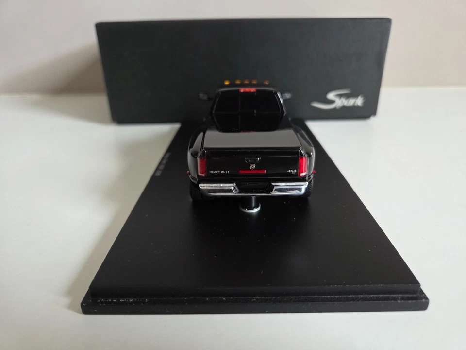 Spark 1/43 Dodge RAM 3500 - Nero - 2005 - S0869 - Immagine 4 di 4