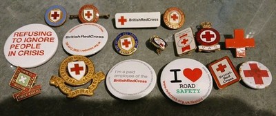 16 x verschiedene Britische / Rote Kreuzgesellschaft / Emaille Abzeichen