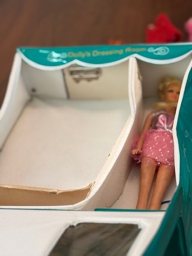 Vintage Barbie Dawn Mego Small Talk Doll Cases Clothes Toys Lot 60s 70s M02 - Bild 2 von 24