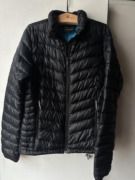 Women Peak Performance Down Jacket Black 36 / S /