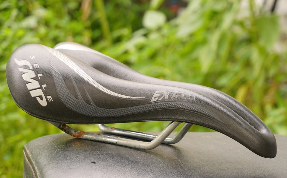 Selle SMP Extra Saddle Black Road Bike Race Triathlon Seat Cut Out Cutaway - Image 2 of 4