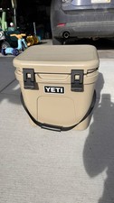 Yeti Roadie 24 Hard Cooler - Desert Tan