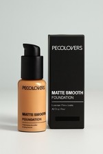 Liquid foundation with a matte finish, water and sweat resistant.